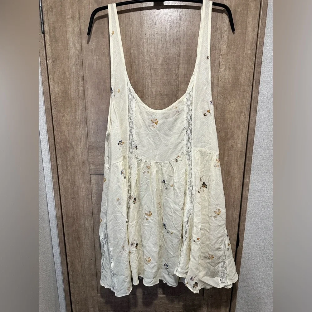 NWT Free People Give A Little Mini Slip Dress With Lace Inserts in Ditsy Print - Picture 5 of 6